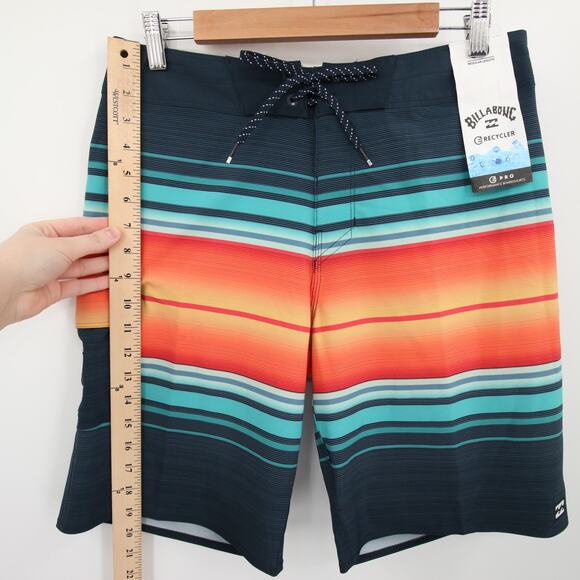 Billabong Swim Trunks Recycler Pro Performance Striped Board Shorts Size 30 NWT - Picture 5 of 13